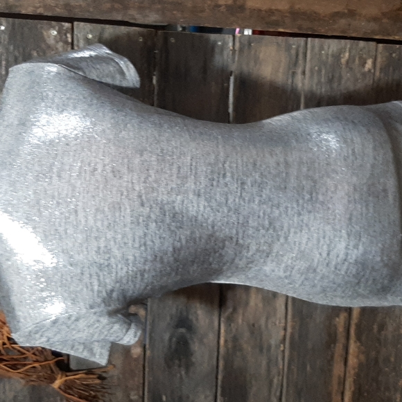 Shining silver v neck top - Picture 5 of 6